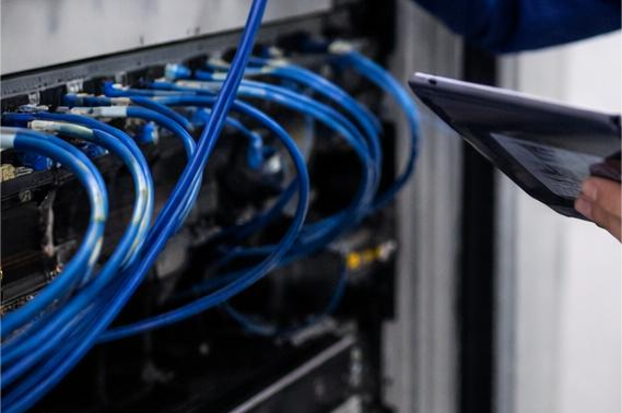 2 Netzwerktechnik 0 1