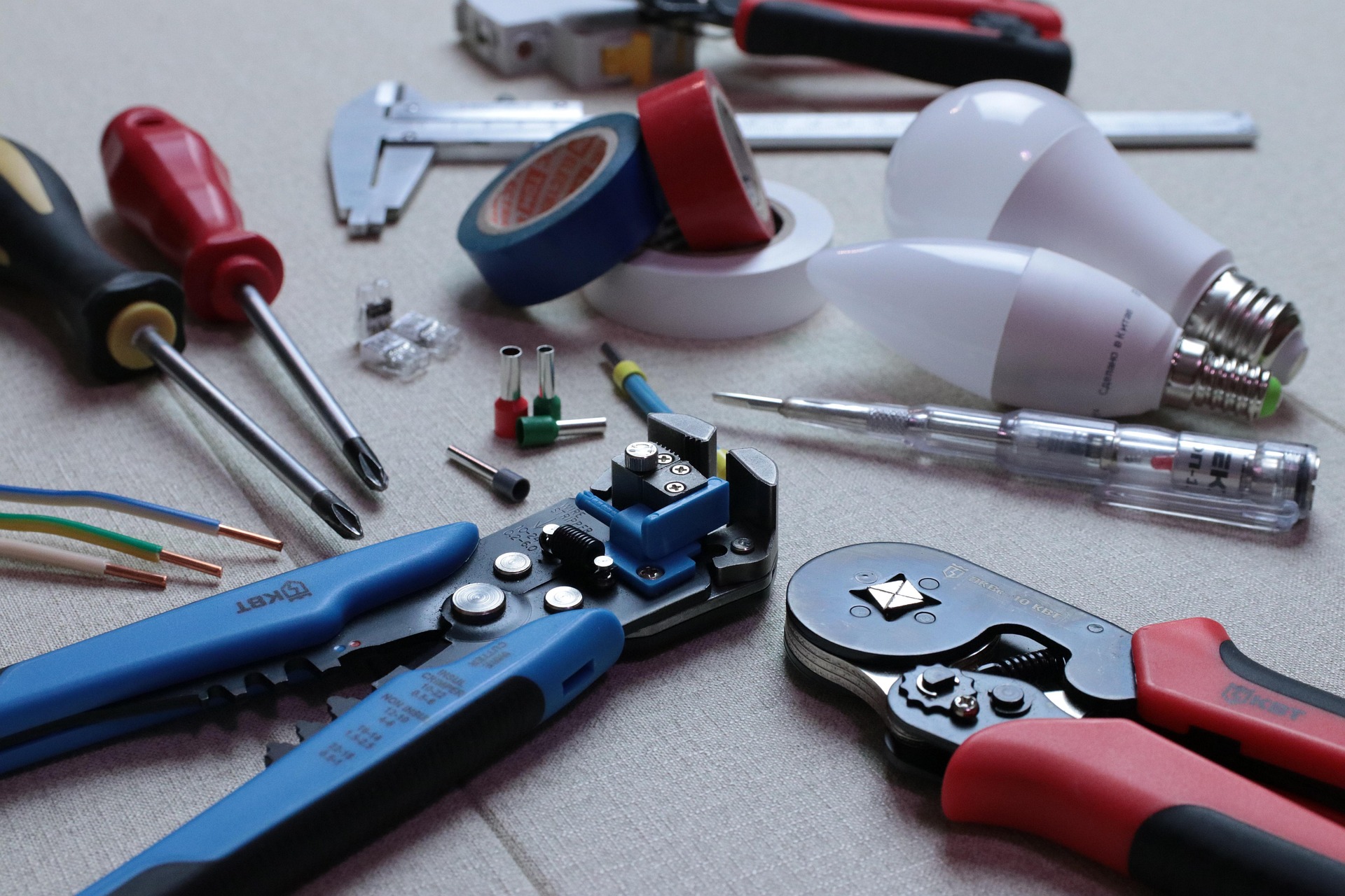 sid74 electrician 3087536 1920